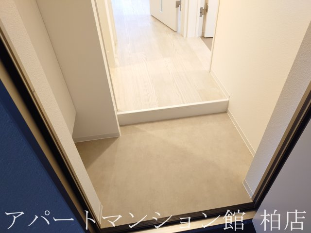 ジーメゾン柏西原の玄関