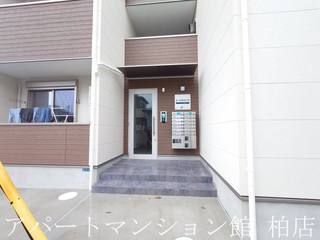 ジーメゾン柏西原のエントランス