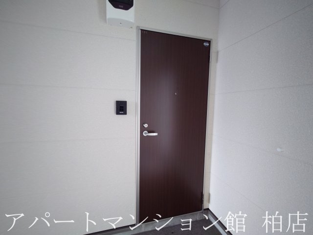 ジーメゾン柏西原の玄関