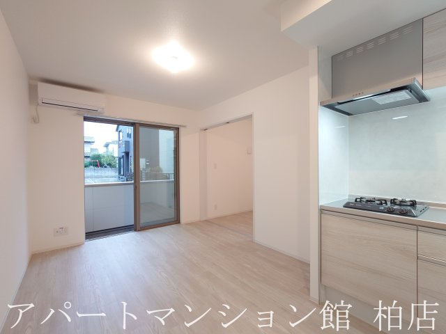 ジーメゾン柏西原の居間・リビング