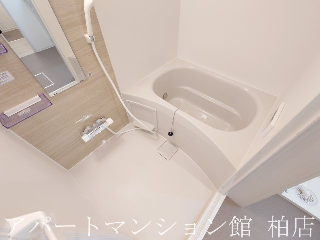 ジーメゾン柏西原の浴室