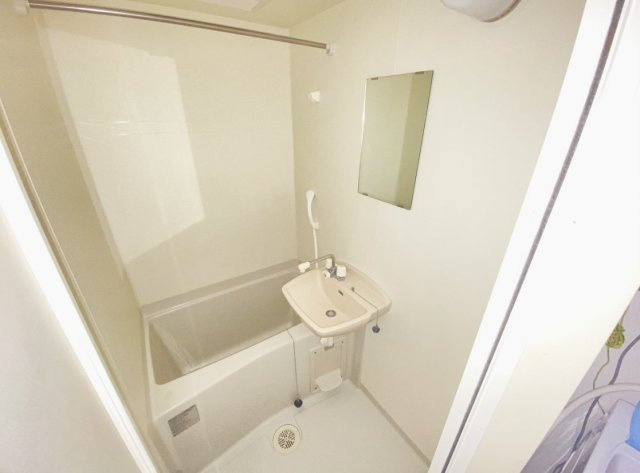 レオパレスアクアグレイス和光の浴室