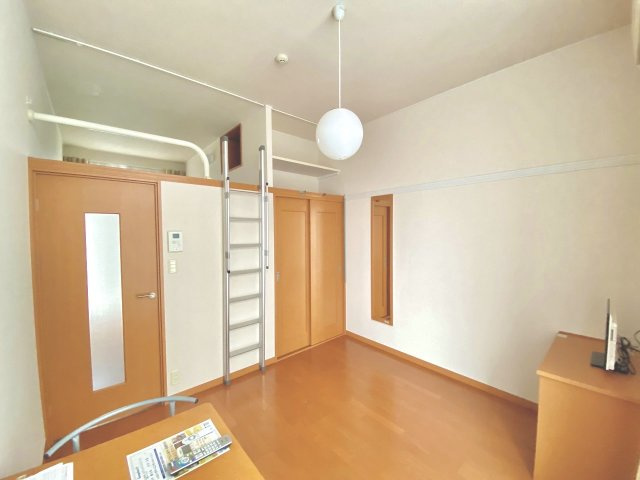 レオパレスアクアグレイス和光の居間・リビング