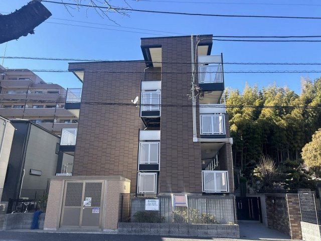 レオパレスア　ボンドの外観