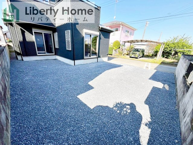 古河市諸川　中古戸建の駐車場