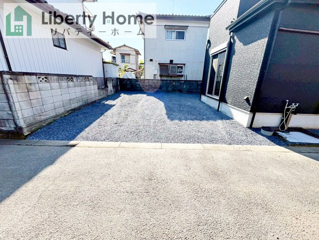 古河市諸川　中古戸建の駐車場