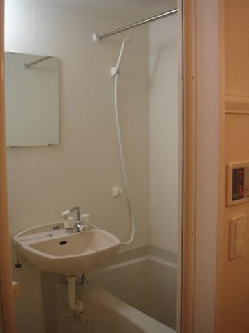 レオパレスＴａｋｅｓ　１の浴室