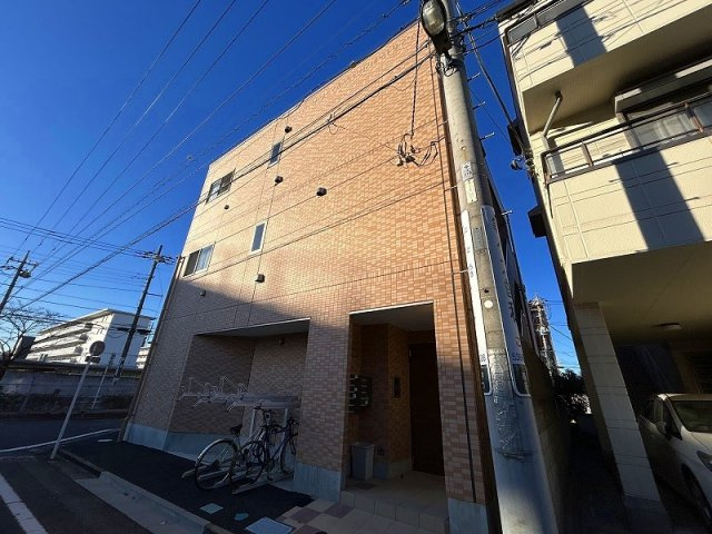 レオパレスエクセルハイツ高島平の外観