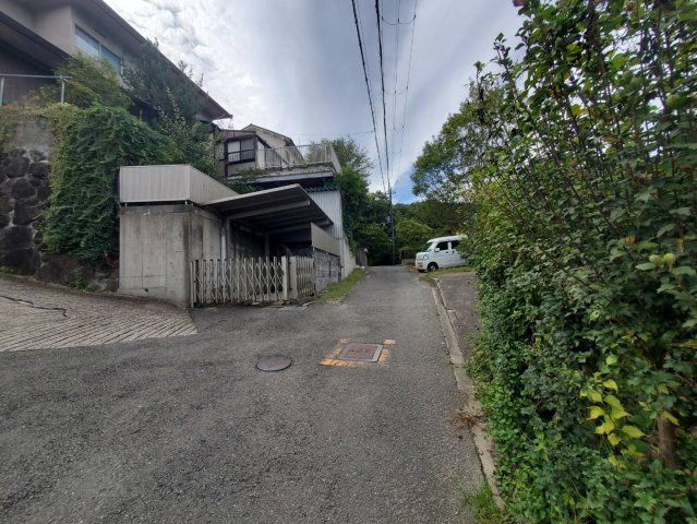 生駒市北新町戸建ての前面道路含む現地写真