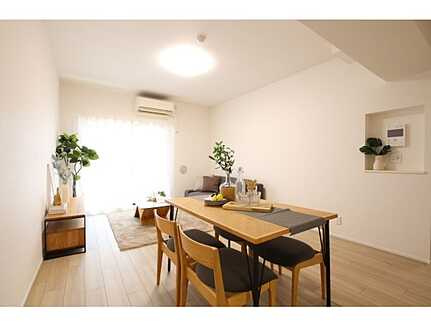 藤和ハイタウン宇品の居間・リビング