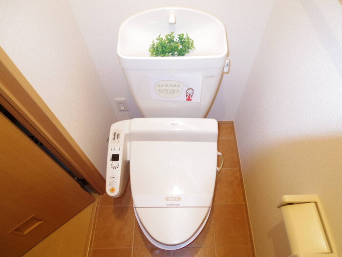 アルバ Ｂのトイレ|もちろん温水洗浄暖房便座です
