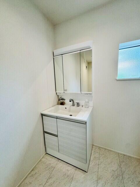 リナージュ小山城東４丁目第１期　新築一戸建ての独立洗面台