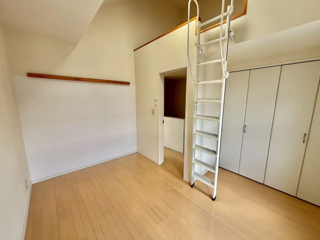 ピュアコートの洋室