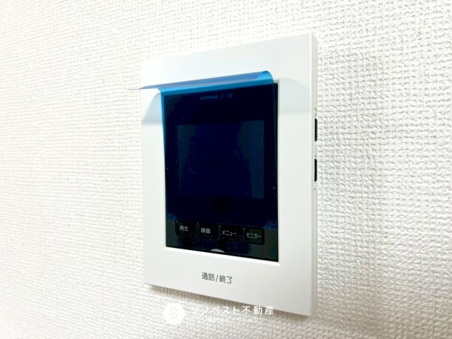 東大阪大蓮東2丁目新築戸建の防犯設備|TVモニター付きインターホンなので事前に訪問者を確認できるのは安心ですね◎