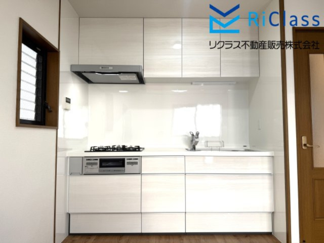 中古戸建　神戸市長田区御蔵通3丁目203のキッチン|新調のシステムキッチンです