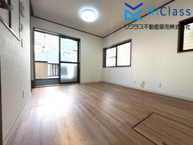 中古戸建　神戸市長田区御蔵通3丁目203の居間・リビング|こちらのリビングで趣味の時間をお楽しみください