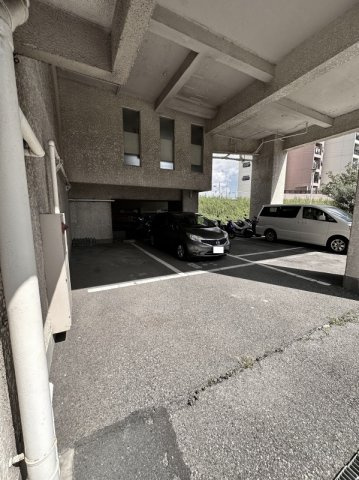 リバーパーク桜木の駐車場