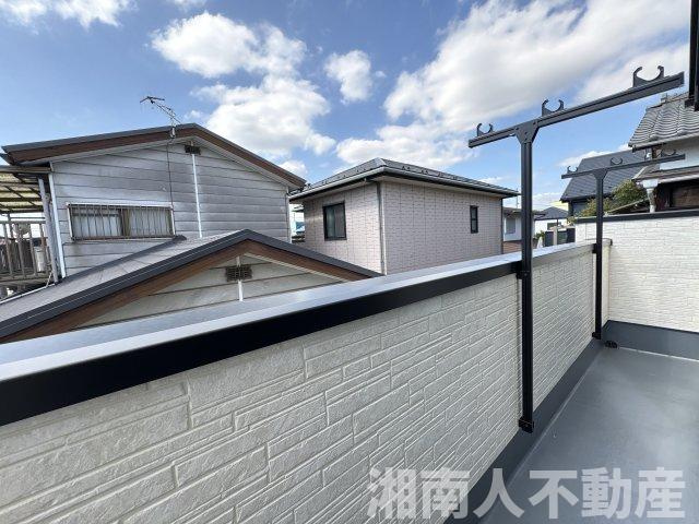 平塚市札場町7期　新築戸建全2棟　のバルコニー|開放的で明るい空間を演出してくれるバルコニーです