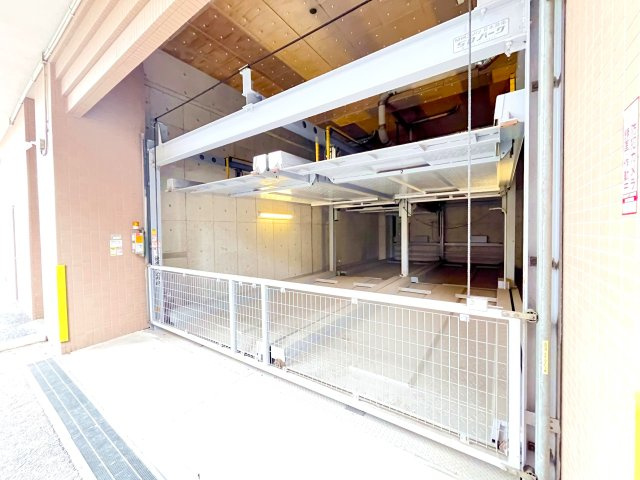 ヴェルアージュ亀有の駐車場