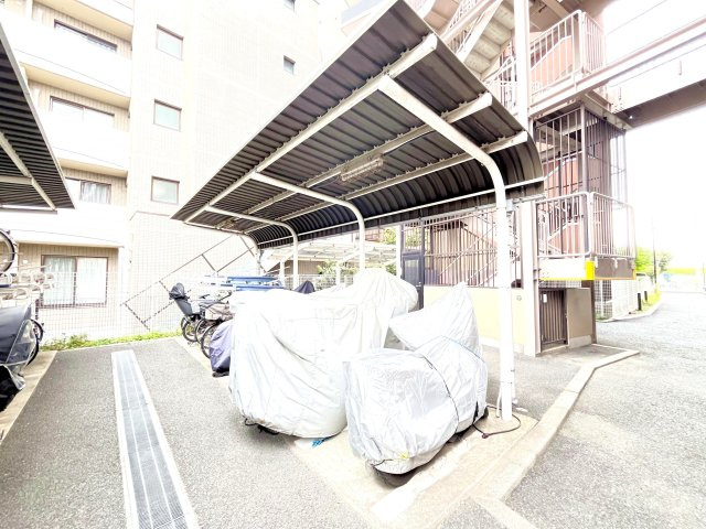 ヴェルアージュ亀有の駐輪場