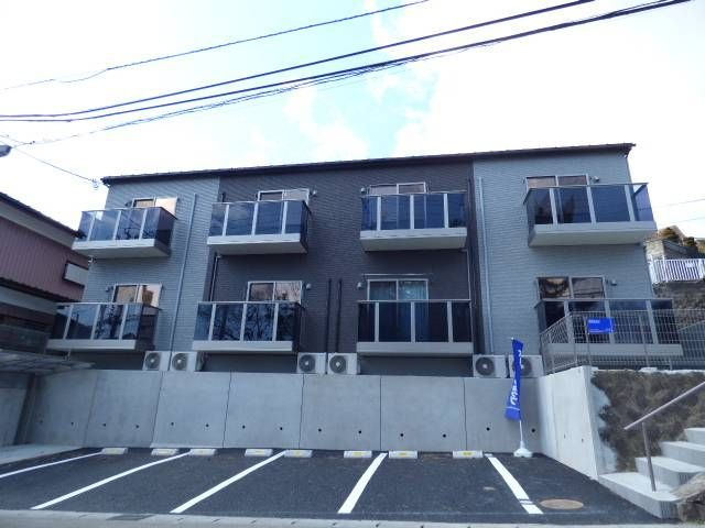 シンティラーレ小松島の外観