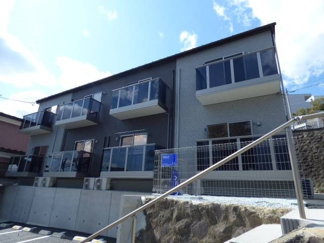 シンティラーレ小松島の外観