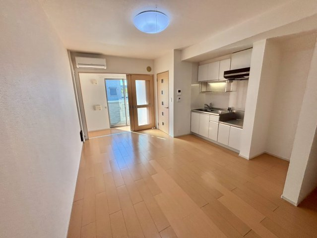 カサブランカBの居間・リビング