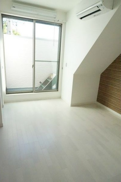 Grandtic Chronosの居間・リビング