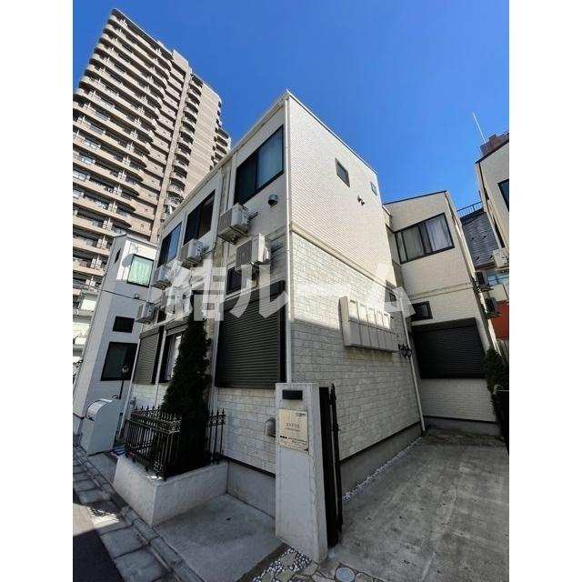 新宿区高田馬場２丁目のアパートの外観