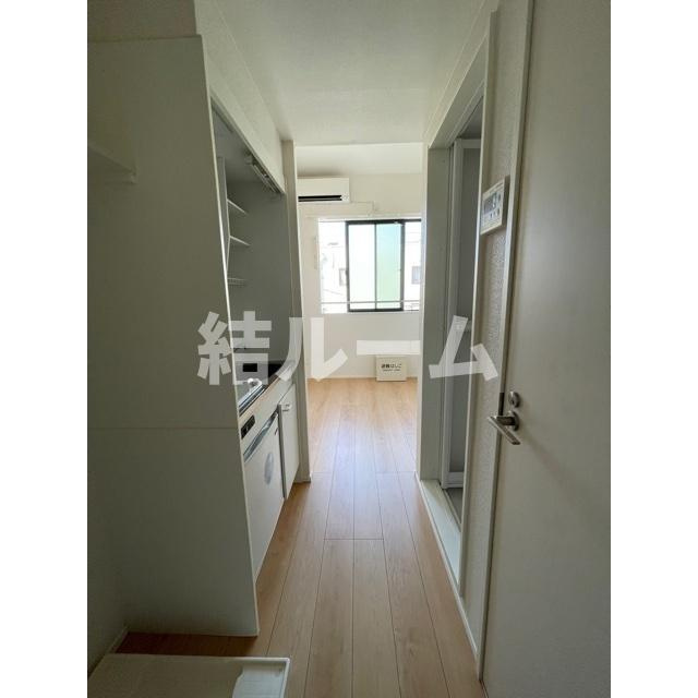 新宿区高田馬場２丁目のアパートの玄関