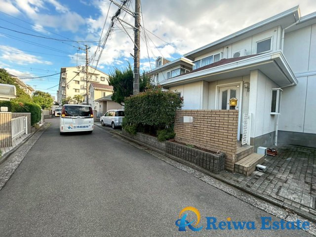 売地　茅ヶ崎市円蔵の前面道路含む現地写真