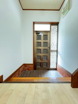 【玄関】 | 新在家2丁目貸家