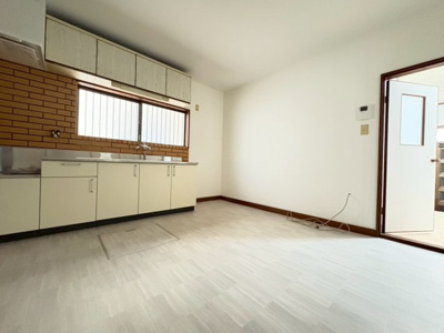 【居間・リビング】 | 新在家2丁目貸家