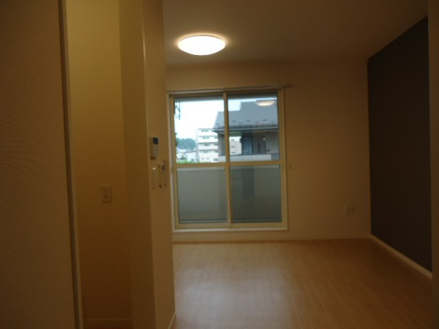 リバーサイド下小路Ⅱの洋室|リビング