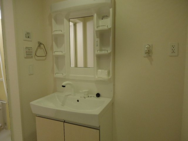 リバーサイド下小路Ⅱの独立洗面台|洗髪洗面化粧台