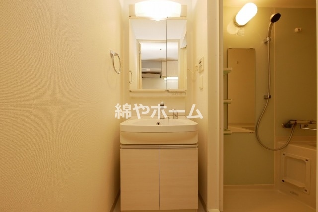 アドバンス難波南シャルムの独立洗面台|独立洗面化粧台が付いています