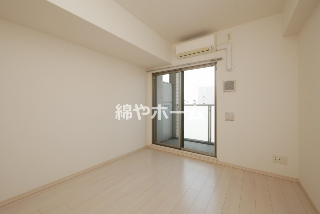 アドバンス難波南シャルムの居間・リビング|こちらのリビングで趣味の時間をお楽しみください