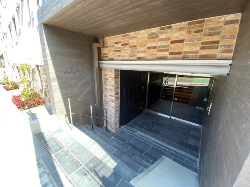 【エントランス】