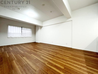 寝室…リラックスできるプライベート空間で、快適な睡眠をサポート。個人の好みに合わせたインテリアや寝具で心地良さを追求。プライベートな時間を過ごし、リフレッシュする場所におすすめです。