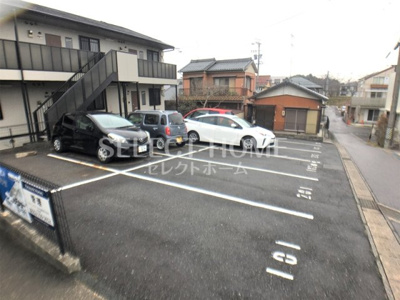 【駐車場】 | ソレジオ稲熊 | 駐車場があるので、車を買う予定の方も安心です