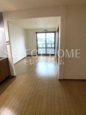 【居間・リビング】 | ソレジオ稲熊 | ゆったり過ごせるリビングです