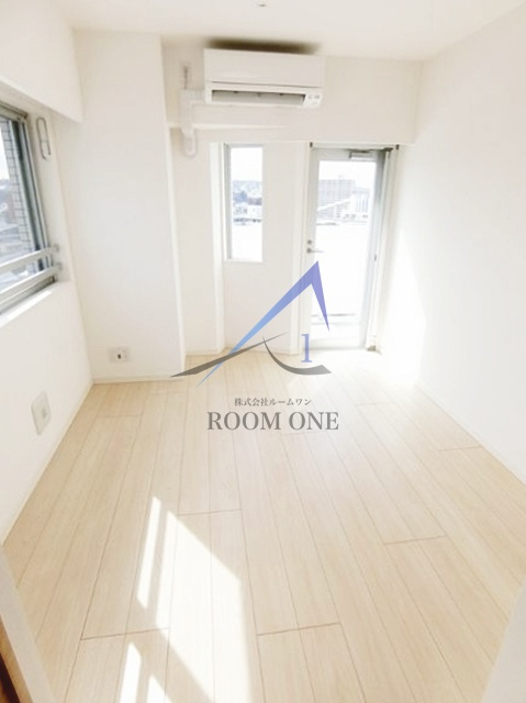 ディアレイシャス横浜WESTの居間・リビング|洋室のお部屋です。