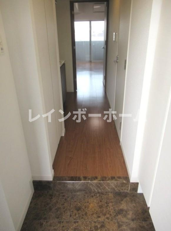 AXAS墨田AsylCourtの玄関