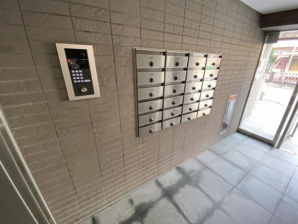 リバージュ北千住のエントランス