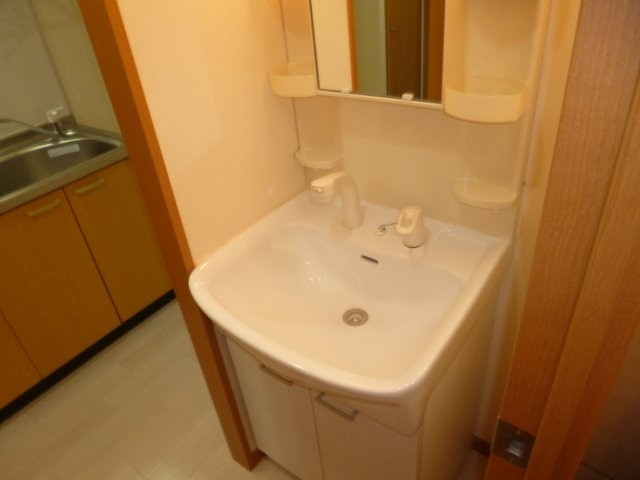 ＪＲＢハイツ倉敷駅前の独立洗面台|シャンプードレッサー