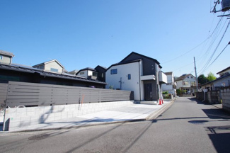 【前面道路含む現地写真】