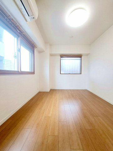 セザール金町の洋室