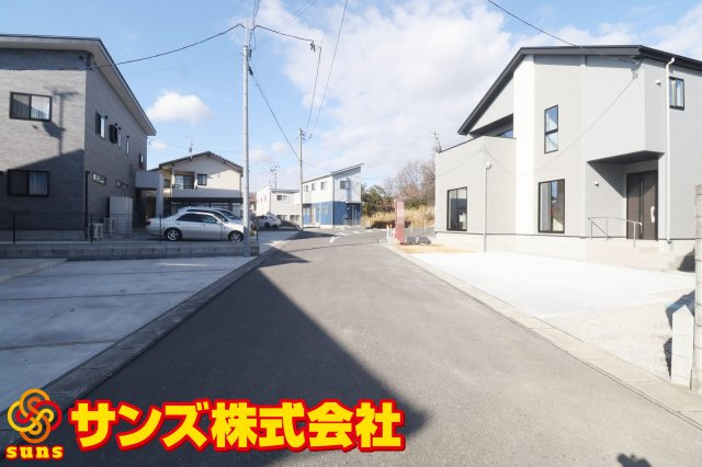 郡山市富田西６丁目　　  １号棟　　富田小学校、富田中学区　の外観|南側前面道路