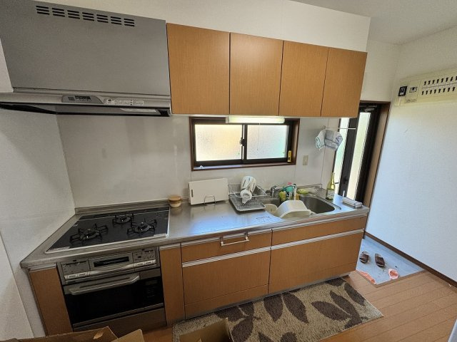 千曲市森中古住宅のキッチン
