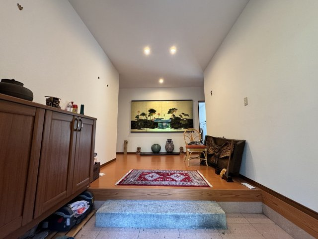 千曲市森中古住宅の玄関